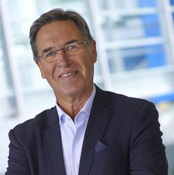 ALPMA-Geschäftsführer Gisbert Strohn prägte den Weltmarktführer für Prozess-, Käserei-, Schneide- und Verpackungstechnik. Zum Jahresende 2022 geht er in den Ruhestand