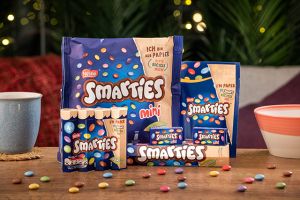 SMARTIES stellt als erste Süßwarenmarke weltweit auf recycelbare Papierverpackungen um