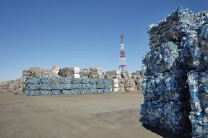 ALPLA und Texplast stärken ihre Zusammenarbeit im PET-Recycling. Texplast investiert in eine dritte Extrusionsanlage am Standort Wolfen und erhöht die Jahreskapazität für PET-Regranulat um 15.000 Tonnen.