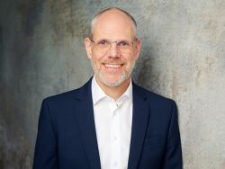 Dr. Henry Puhl wird neuer CEO der TGW Logistics