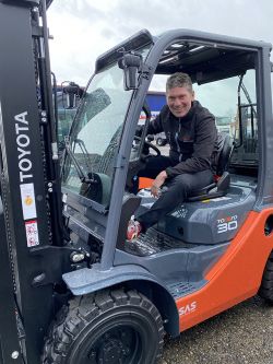 „Gemeinsam mit meinem Team freue ich mich sehr auf die Zusammenarbeit mit Toyota Material Handling“, zeigt sich Harald Kugler, Inhaber und Geschäftsführer, begeistert