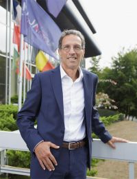 RAJA ernennt Etane Derhy zum International Key Account Director