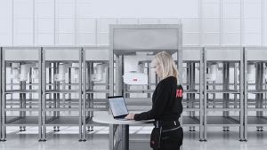 ABB hat ihre Simulations- und Offline-Programmiersoftware RobotStudio® um das Add-on Robot Control Mate erweitert. Damit lassen sich SCARAs einfach vom PC oder Laptop aus in Betrieb nehmen und bedienen.