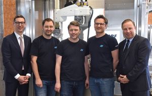 v.l. Peter Pühringer, Stäubli Robotics, Martin Reingruber, Nordfels, Edmund Jenner-Braunschmied, Nordfels, Dr. Johannes Kaar, Nordfels, Alexander Müller,Stäubli Robotics Austria